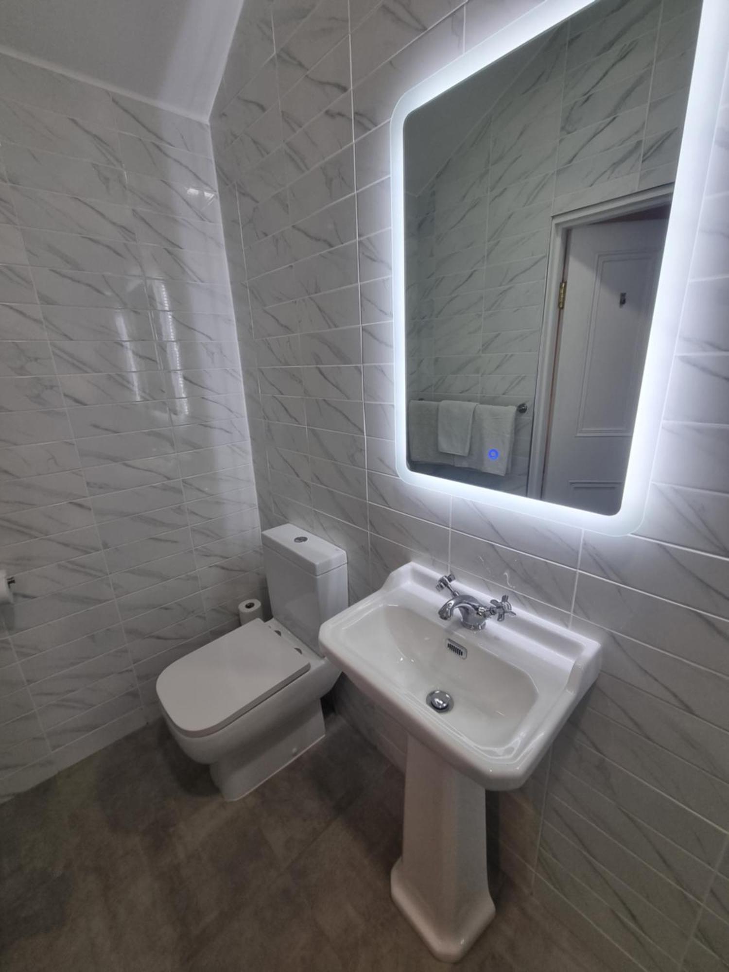 The Monkey Puzzle Hotel Bunclody Bagian luar foto